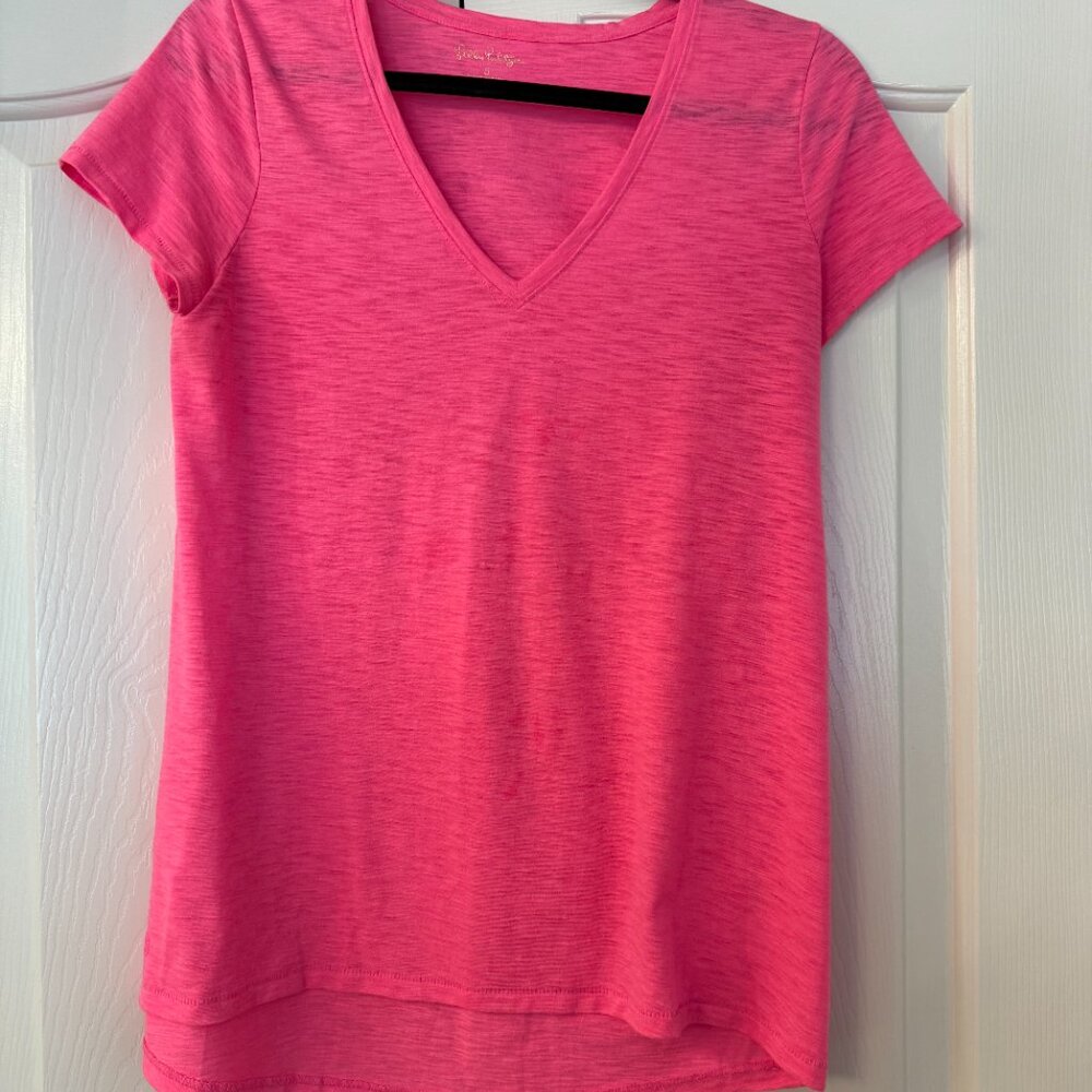 Lilly Pulitzer V-Neck Tee - Small